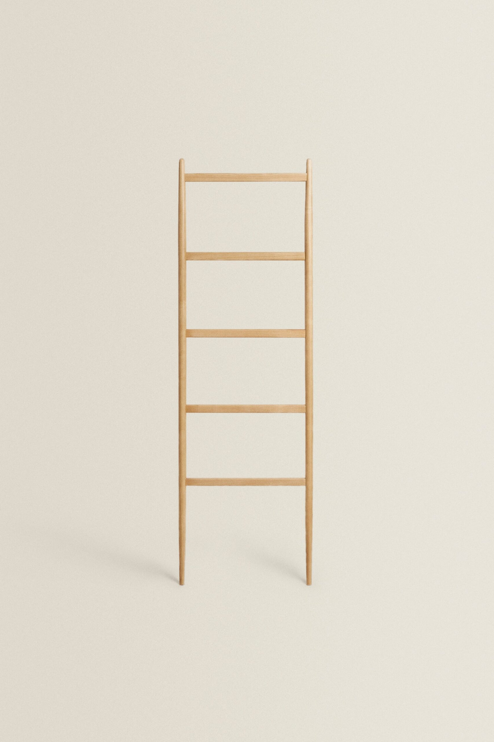 WOODEN TOWEL RACK - Image 3