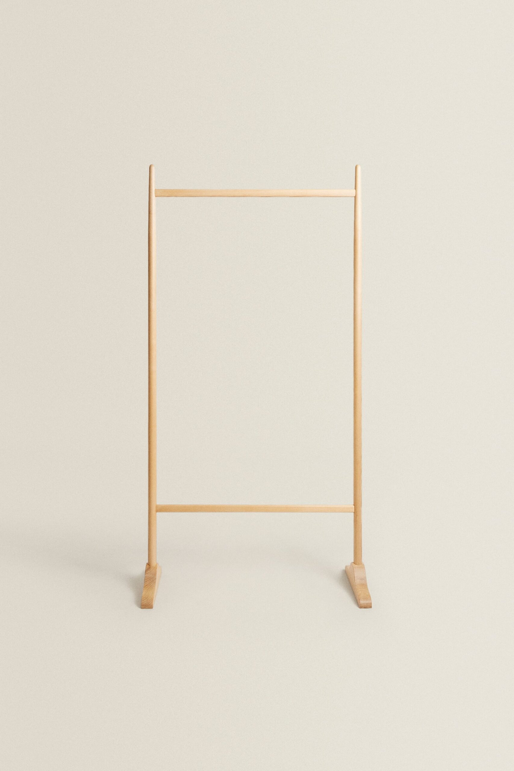 WOODEN CLOTHES RACK - Image 2