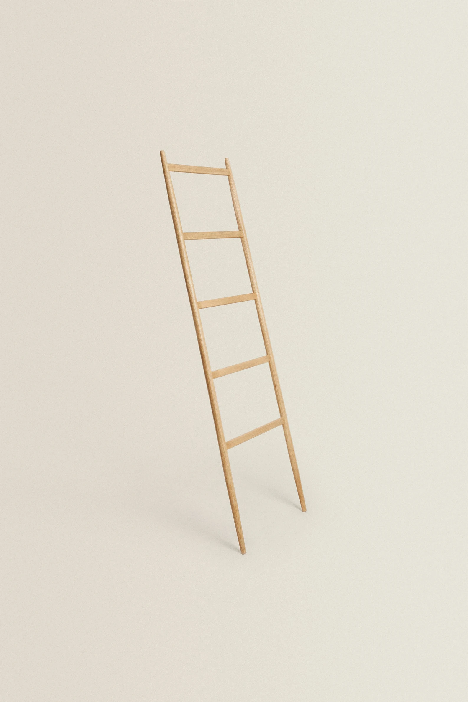 WOODEN TOWEL RACK - Image 4