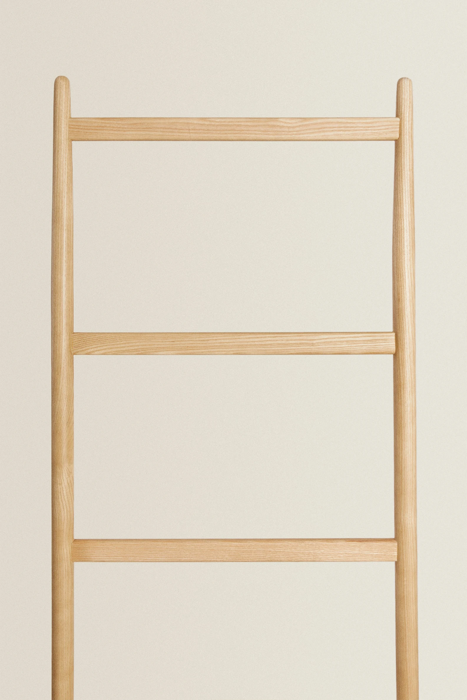 WOODEN TOWEL RACK - Image 6