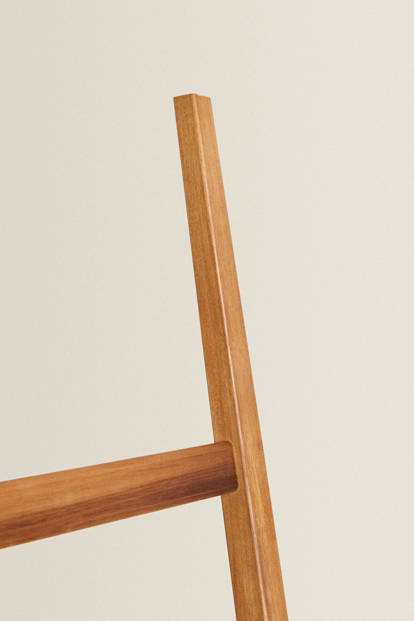 TEAK TOWEL RACK - Image 4