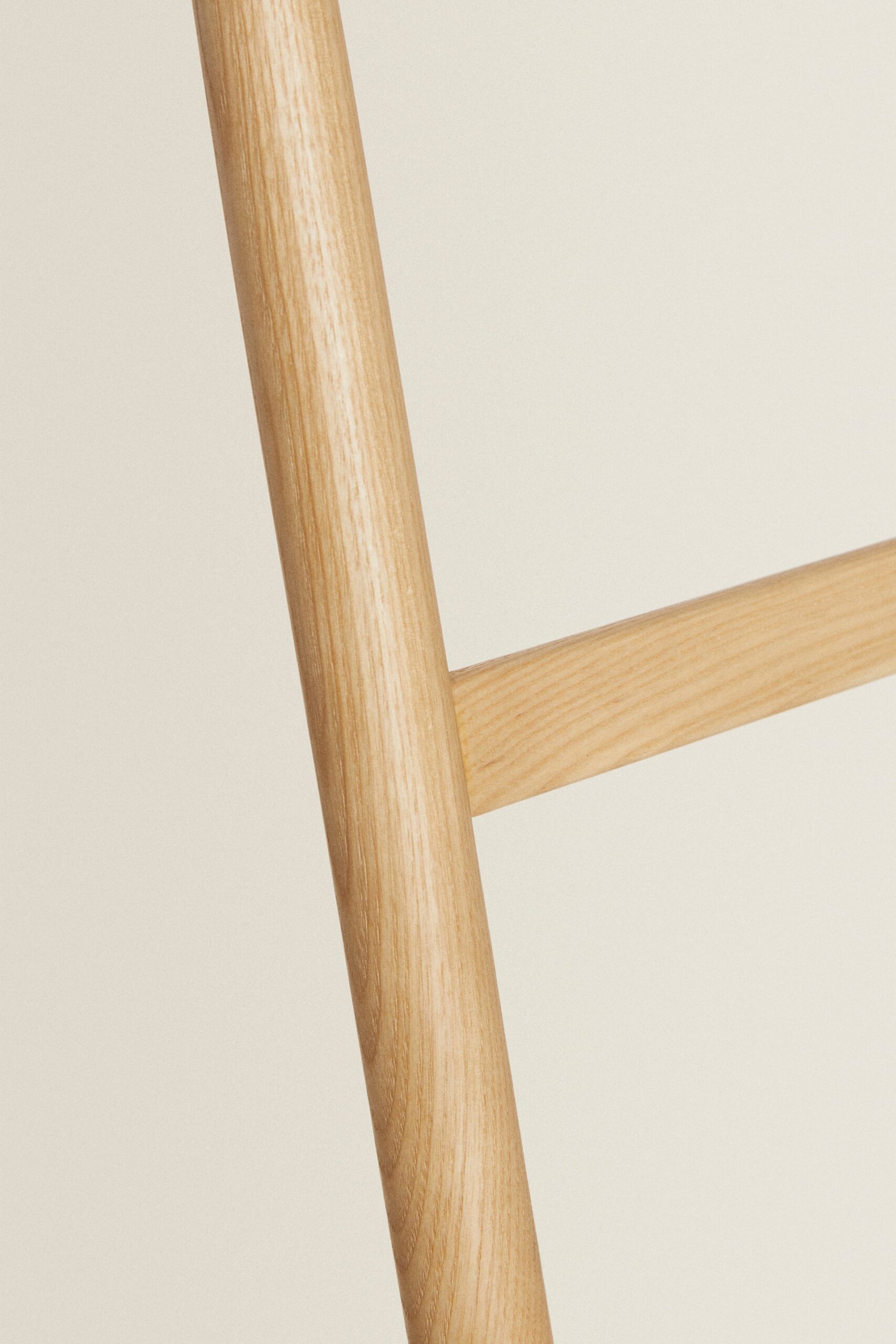 WOODEN TOWEL RACK - Image 6