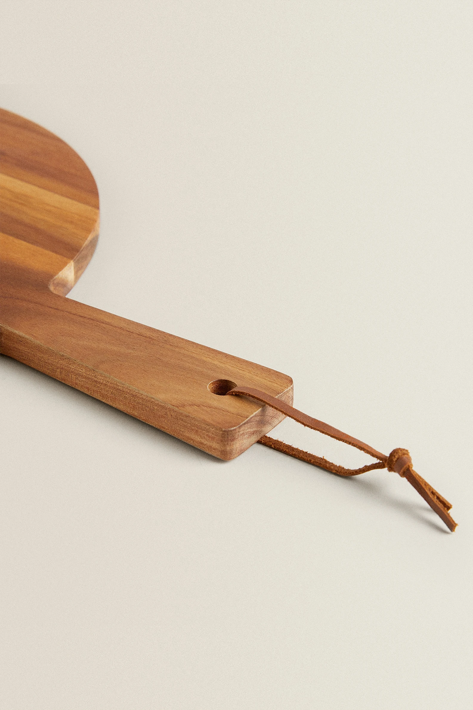 ROUND CUTTING BOARD - Image 5
