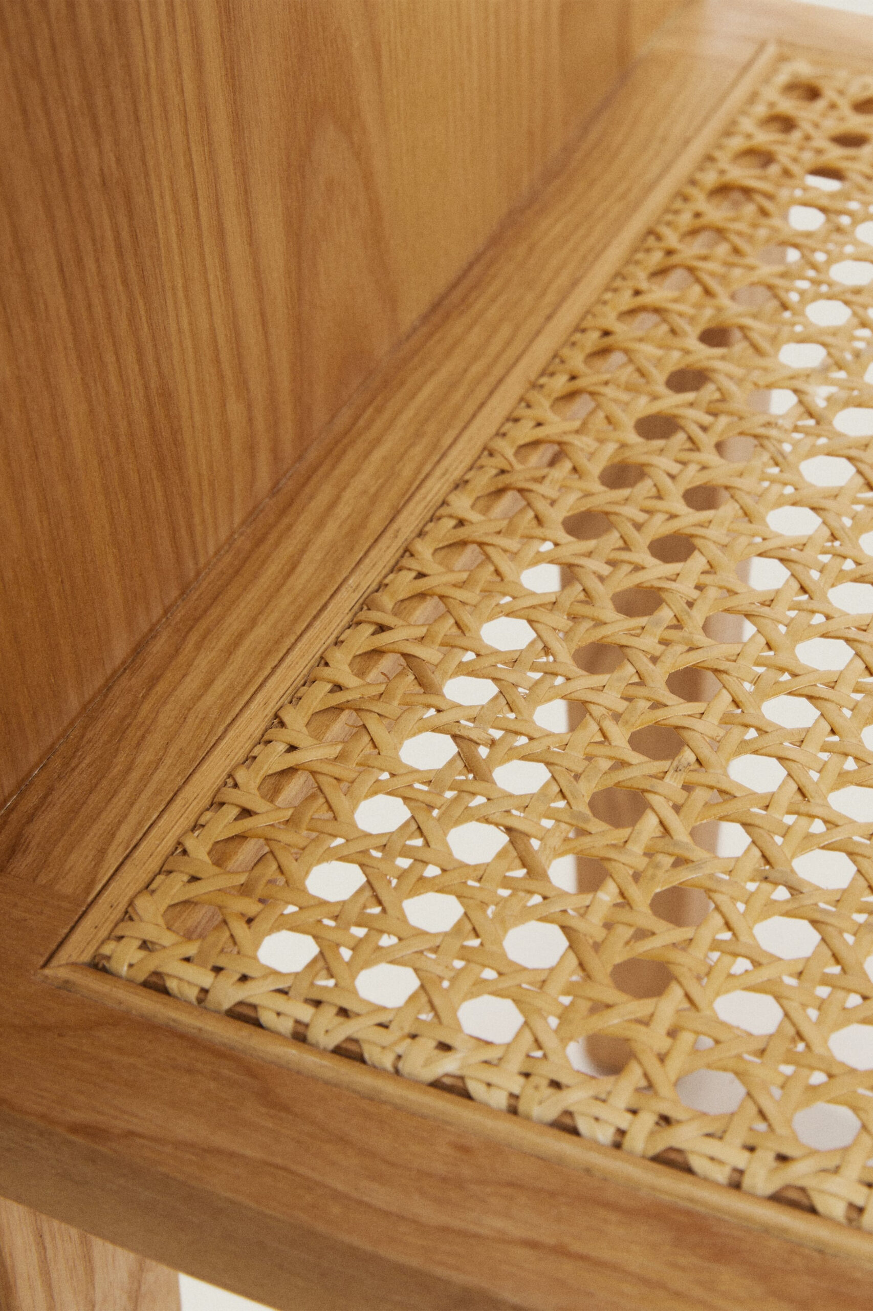 BED SIDETABLE - Image 4