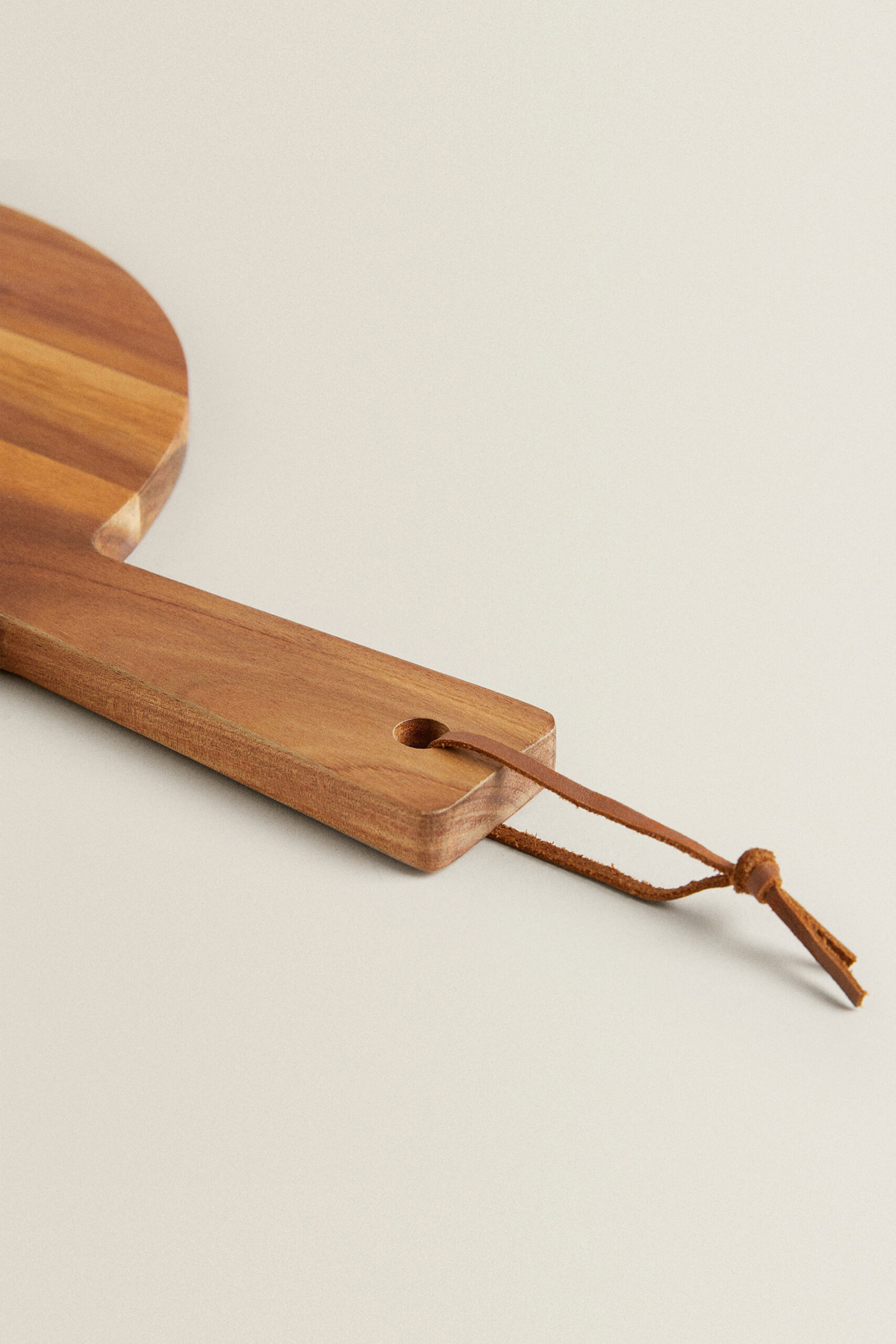 ROUND CUTTING BOARD - Image 5