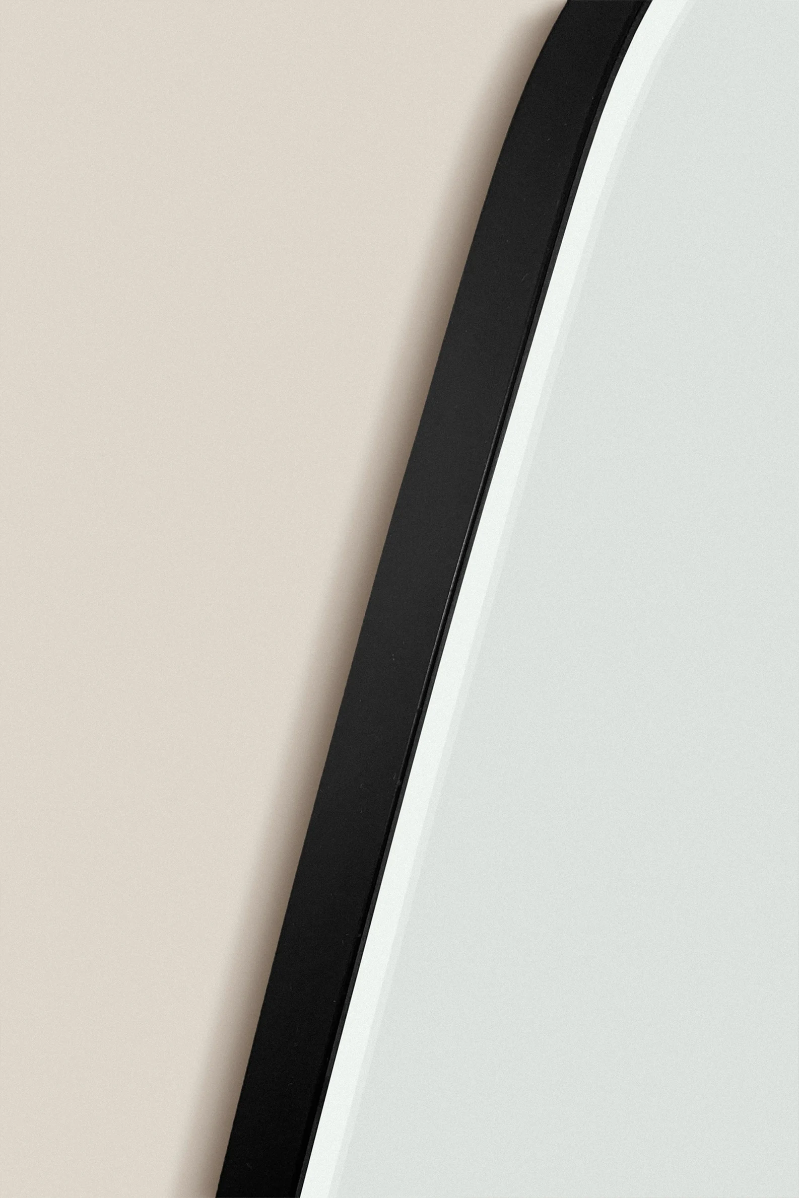 IRREGULAR WALL MIRROR - Image 6