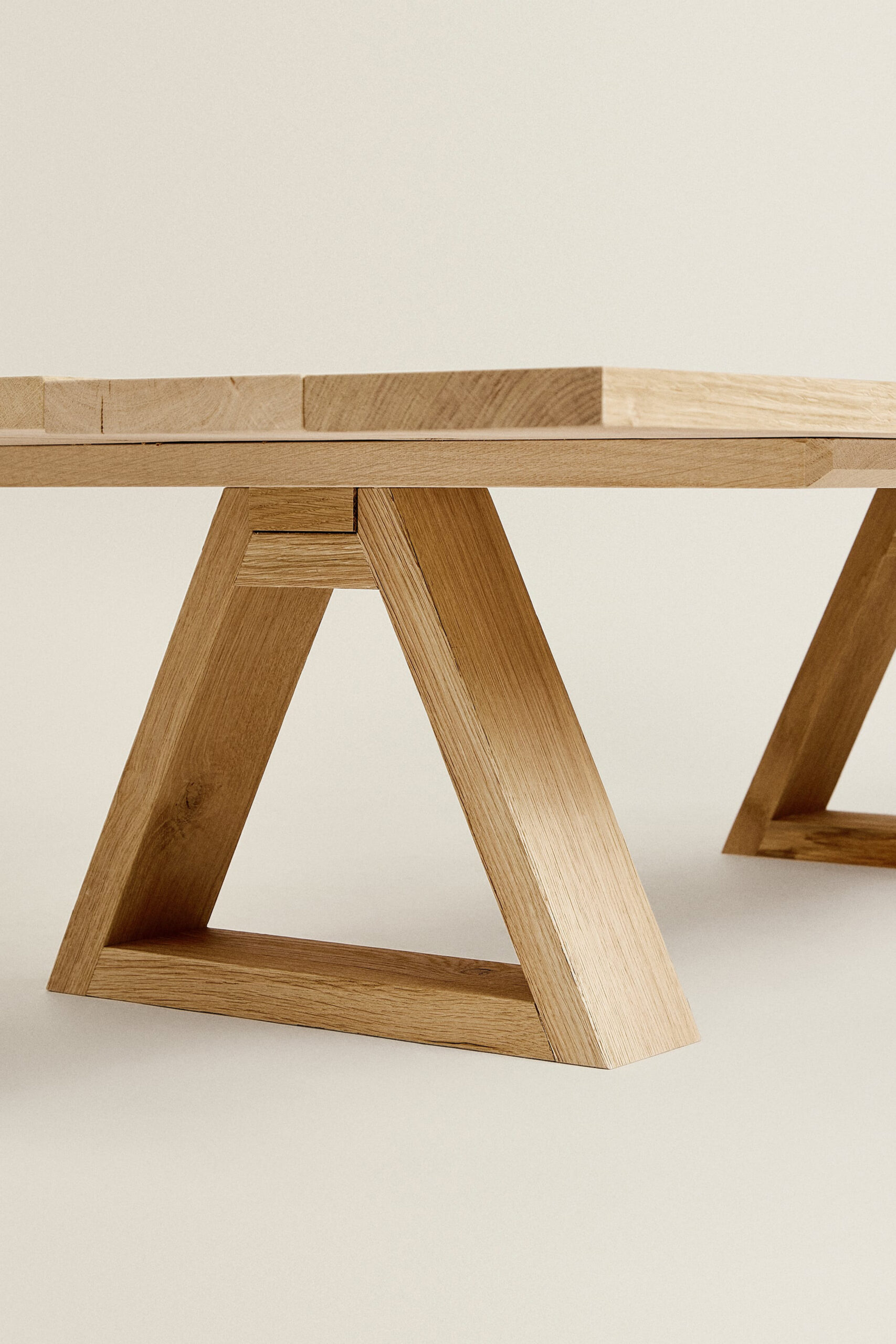 RUSTIC COFFEE TABLE - Image 4