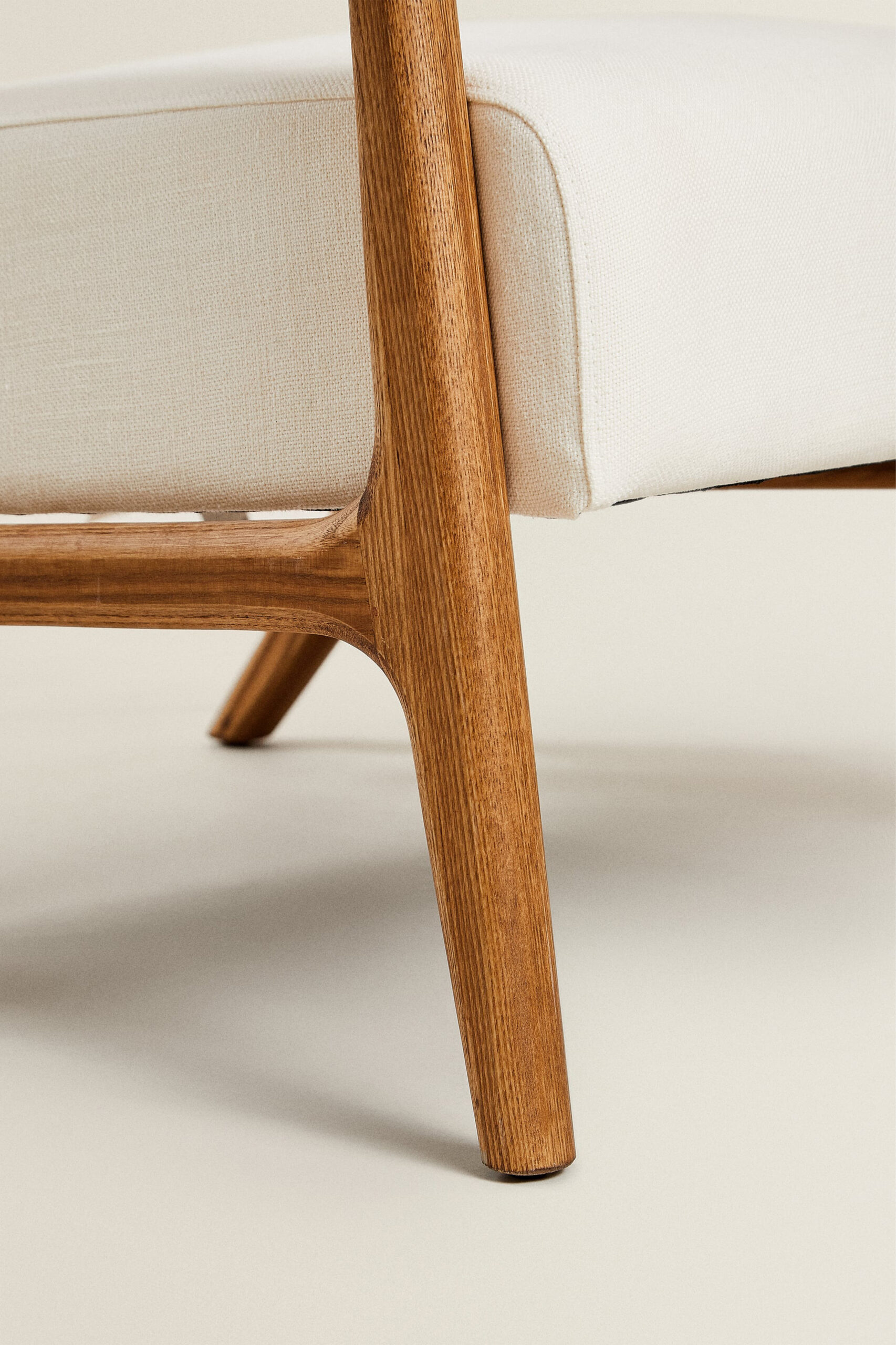 OAK WOOD AND LINEN ARM CHAIR - Image 7