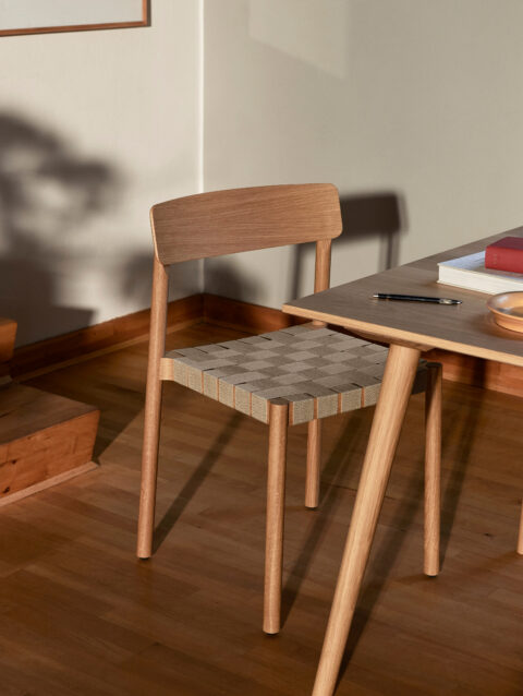 OAK AND LINEN WEBBING CHAIR