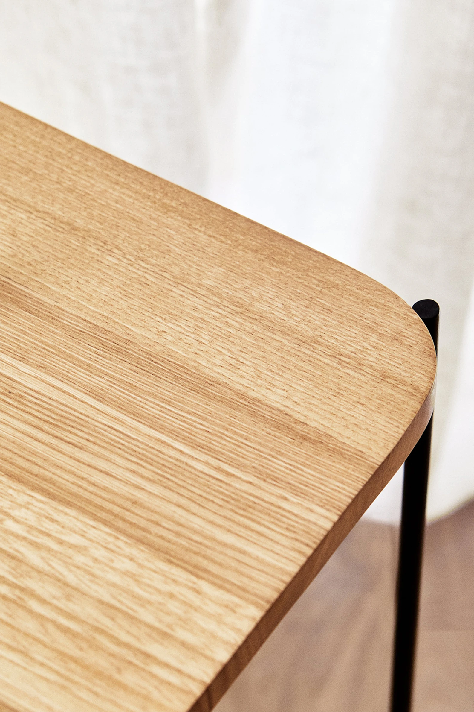 OAK AND METAL SIDE TABLE - Image 7
