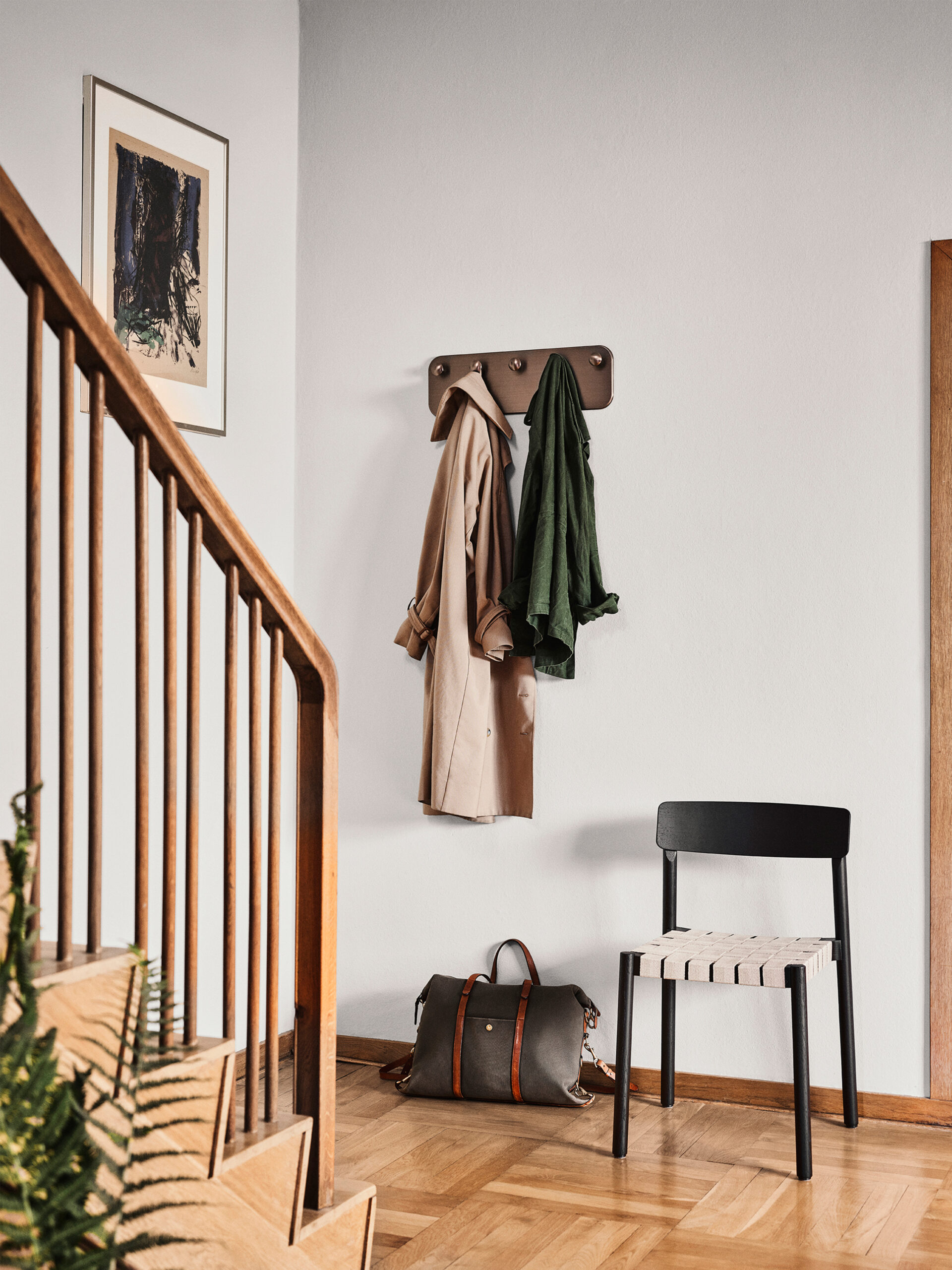 OAK AND LINEN WEBBING CHAIR - Image 7