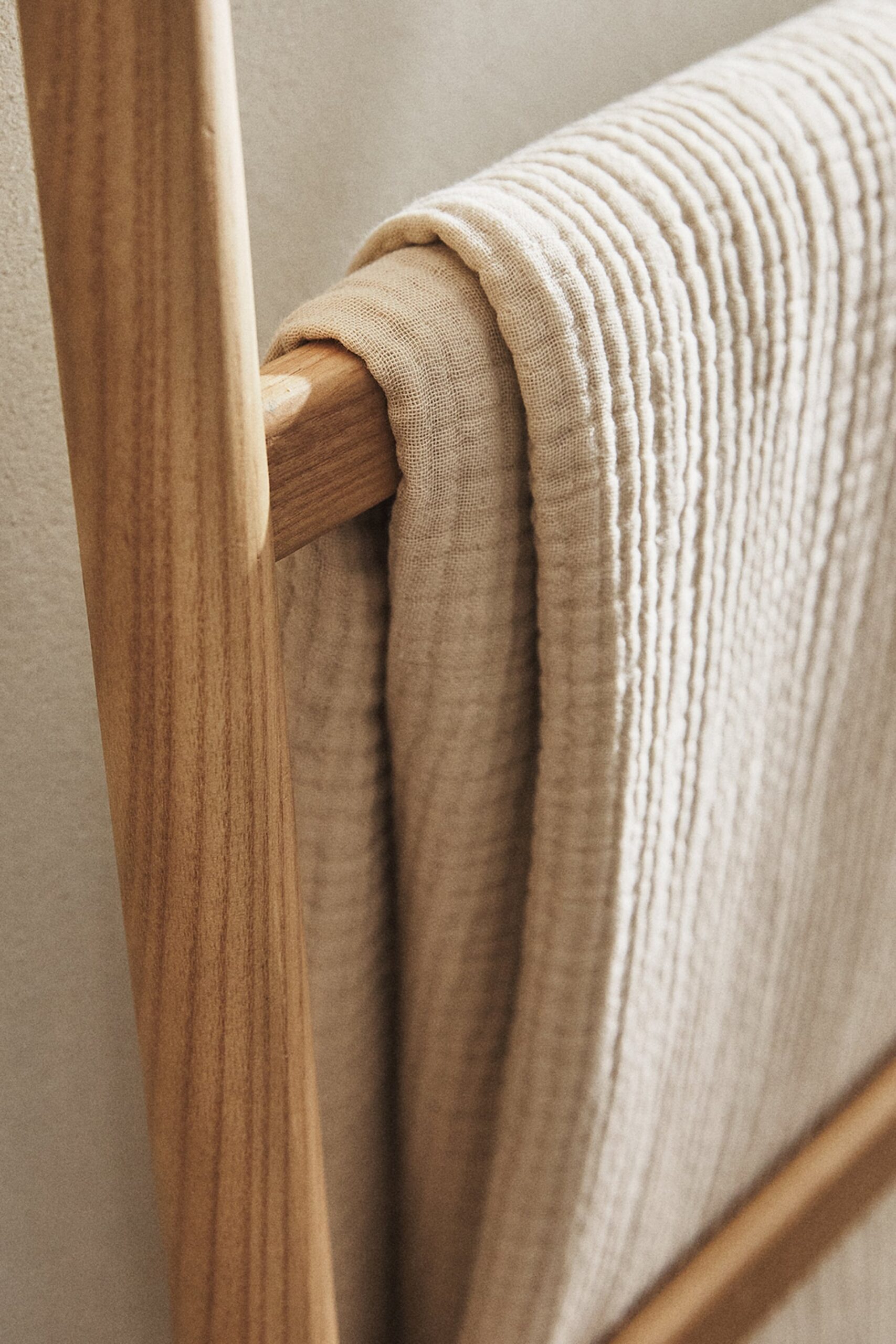 WOODEN TOWEL RACK - Image 2