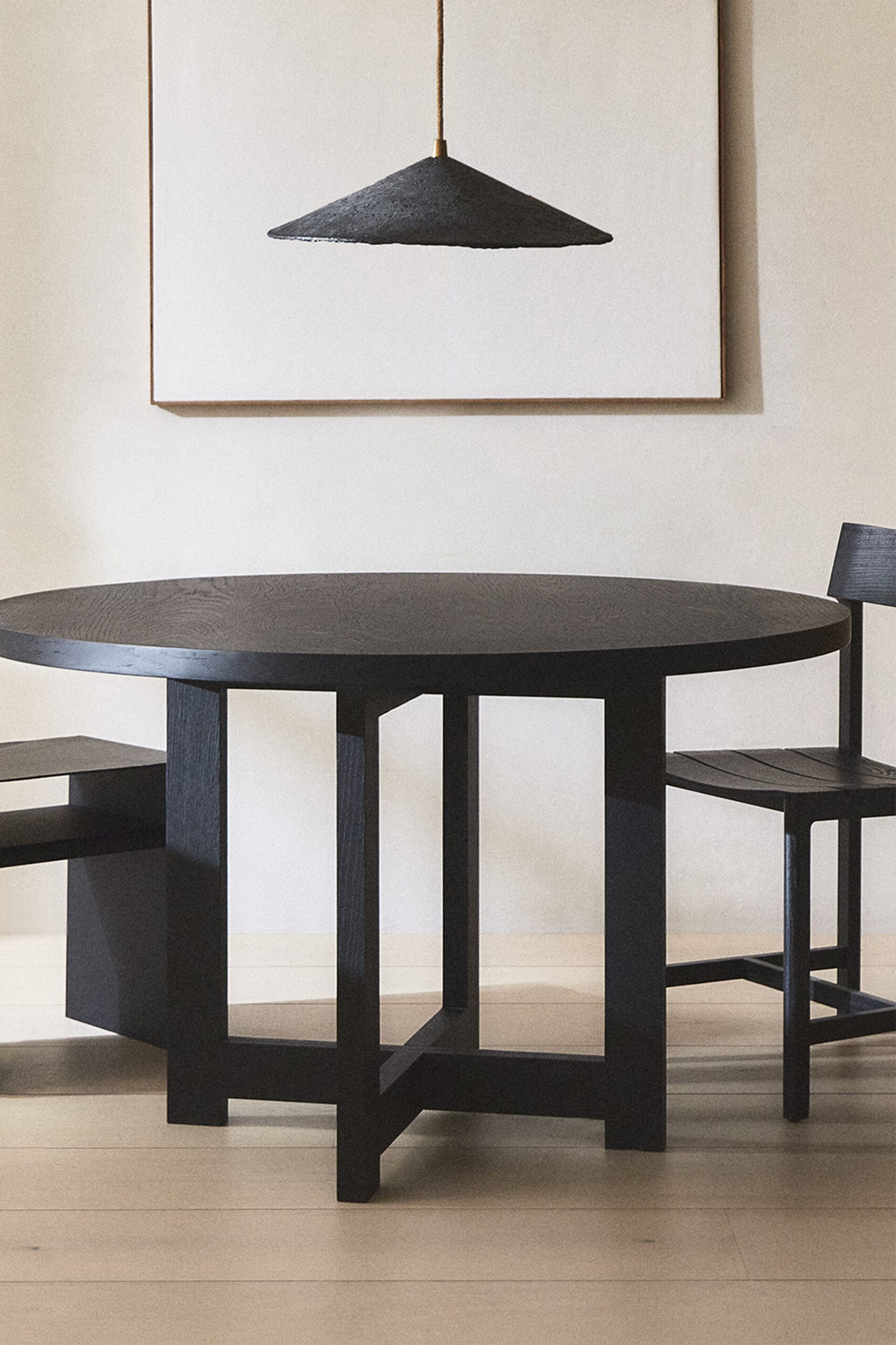 DUYSEN OAK DINING TABLE - Image 5