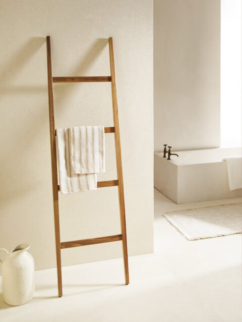 TEAK TOWEL RACK